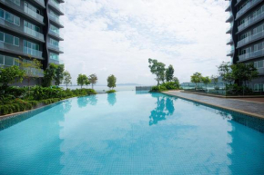 Seaview SuperCondo, near Queensbay